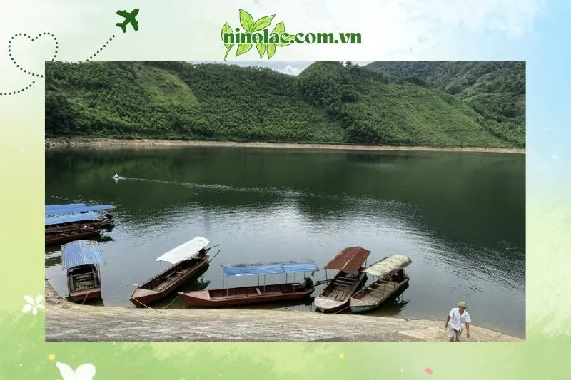 Khám Phá Cảnh Quan Thiên Nhiên Xung Quanh Hồ Vai Miếu